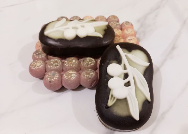 handmade%20herbal%20guava%20leaf%20soap%20antiwrinkle%20antiaging%20-%20Image%202