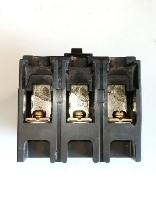 Terasaki%20MCCB%20(Molded%20Case%20Circuit%20Breaker)%203pole%2030A%20Tembreak%20-%20Image%204