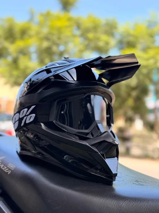 Bull%20Dirt%20Helmet%20With%20Goggles%20-%20Image%205