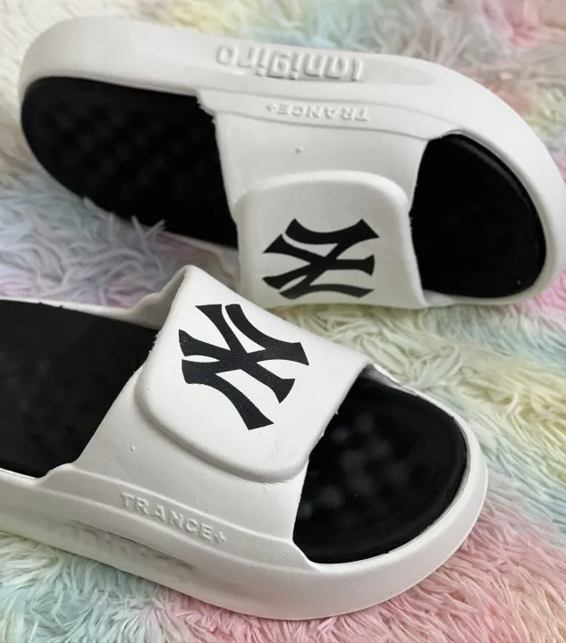 New%20Mens%20Trendy%20Super%20Soft%20Ultra%20Comfortable%20Thick-Sole%20DoubleCush%20EVA%20Slides%20Sandals%20-%20Image%205