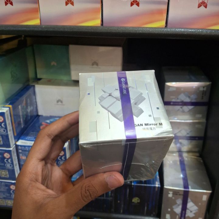 GAN%20Mirror%20Cube%20UV%203x3%20Purple%20%E2%80%93%20Magnetic%20Shape%20Mod%20Speed%20Cube%20UV%20Coated%20Puzzle%20-%20Image%208
