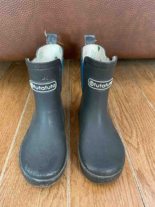 Rain%20Boot%20for%20kid%20baby%20outdoor%20Pre%20loved%20%E1%80%80%E1%80%9C%E1%80%B1%E1%80%B8%20%E1%80%99%E1%80%AD%E1%80%AF%E1%80%B8%E1%80%90%E1%80%BD%E1%80%84%E1%80%BA%E1%80%B8%E1%80%85%E1%80%AE%E1%80%B8%20%E1%80%96%E1%80%AD%E1%80%94%E1%80%95%E1%80%BA%20used%20%E1%80%A1%E1%80%9E%E1%80%94%E1%80%B7%E1%80%BA%20-%20Image%204