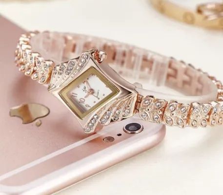 Elegant%20casual%20Luxury%20Watch%20for%20Ladies%20-%20Image%203