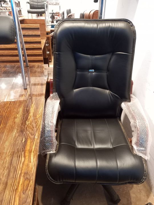 Executive%20Chair%20Office%20Chair%20Revolving%20Chair%20-%20Image%202