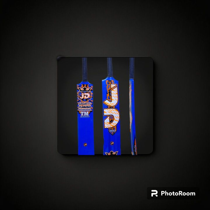 JD%20Sports%20Tape%20Ball%20Cricket%20bat%20/%20Wooden%20Handle%20cricket%20Bat%20-%20Image%204