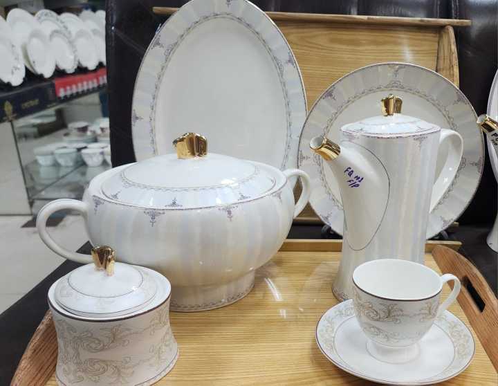 Dinner%20Set%20New%20Bone%20China%2061pcs/8person%20serving%20set%20-%20Image%205