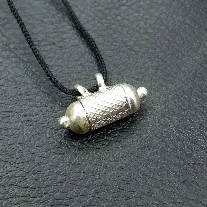 Silver%20Taweez%20With%20Black%20locket%20Thread,%20Sterling%20Silver%20Kavach%20Taweez,%20Silver%20Locket%20Pendant,%20Prayer%20Locket%20Necklace,%20Amulet%20Locket,%20Box%20Pendant%20-%20Image%204