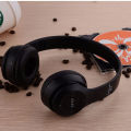 P47 On Ear Wireless Headphones Dynamic Plastic Mobile Phone Earphone with Volume Control / with Microphone / Noise-isolating Headset. 