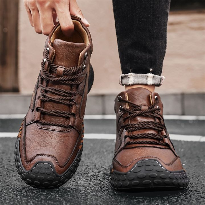 Men's%20Hand-Stitched%20Fashion%20Boots,%20Retro%20Lace-Up%20Mid-High%20Casual%20Shoes,%20Suitable%20for%20Spring%20and%20Autumn%20Daily%20Wear,%20Outdoor%20Hiking%20Boots,%20Comfortable%20Large-Size%20Men's%20Shoes%20-%20Image%206