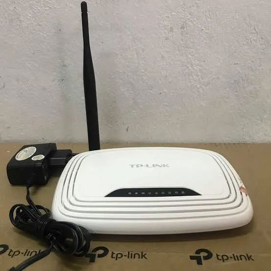 TP-Link%20740N%20Router%20best%20for%20home%20and%20office%20use%20branded%20fresh%20stock%20with%20adapter%20-%20Image%202
