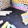 Colored Chalk, White Chalk, Chalk with Little Dust, 100 Sticks Per Box, Chalk for Writing on the Board, 100 Sticks of Chalk, Writes Smoothly, Erases Easily, Good Quality, Ready to Ship.. 