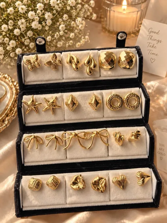 Any%2012%20pair%20korean%20Earings%20with%20Jhumka%20box%20jewelry%20box%20-%20Image%206