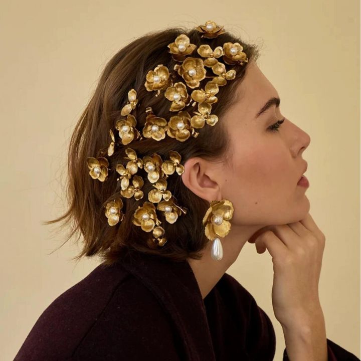 Deluxe%20Pearl%20Flower%20French%20Style%20Hair%20Comb%20Retro%20Court%20Luxury%20Noble%20Hairclip%20Elegant%20and%20Fashionable%20Hair%20Accessory%20for%20Women%20-%20Image%202