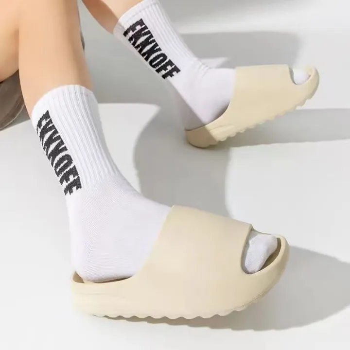 Hot%20Coconut%20Slippers%20Cloud%20Thick-soled%20Sandals%20Summer%20Fashion%20Soft%20Bottom%20Beach%20Men%20Slippers%20Women's%20Sandals%20EVA%20Slides%20-%20Image%203