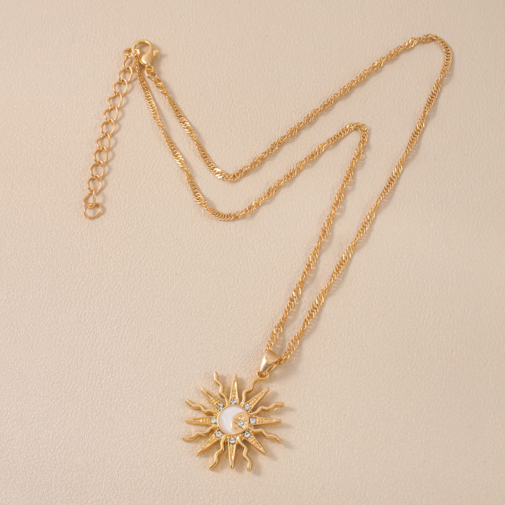 1Pcs%20Shining%20Rhinestone%20Unique%20Design%20Sun%20Star%20Moon%20Three%20In%20One%20Pendant%20Necklace%20Retro%20Women's%20Daily%20Versatile%20Party%20Jewelry%20-%20Image%203