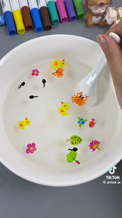 Graceful 12pcs Magical Water Painting Pen Water Floating Doodle Pens Kids Drawing Marker