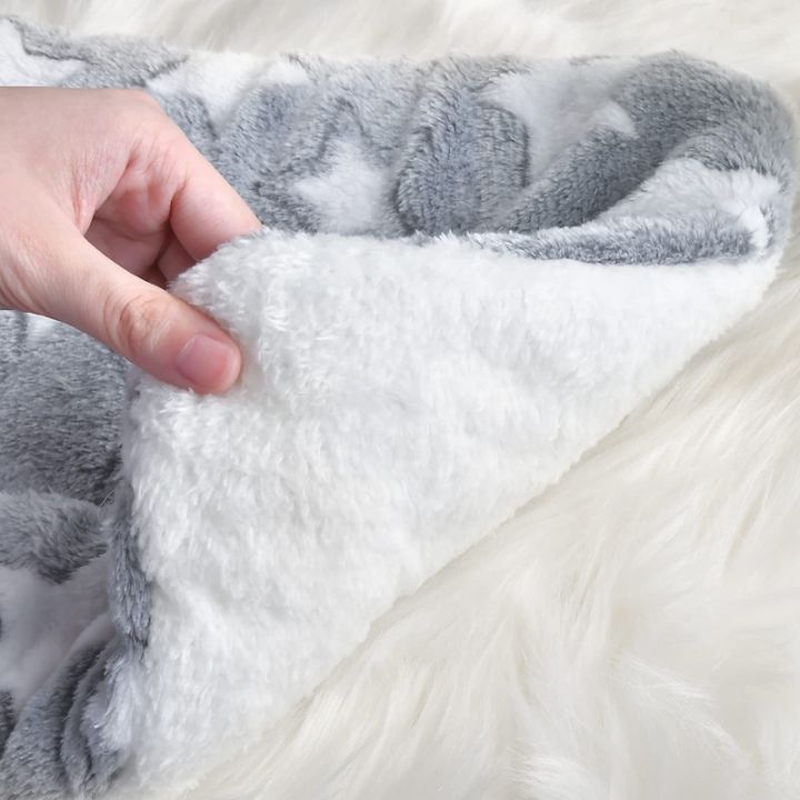 Flannel%20Thickened%20Dog%20Bed%20Mat%20Soft%20Pet%20Sleeping%20Mat%20for%20Dogs%20Cats%20Winter%20Warm%20Pet%20Blanket%20-%20Image%204