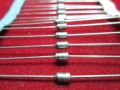 10Pcs Motorola 1N4744A 15V/1W silver white gold sealed zener diode.