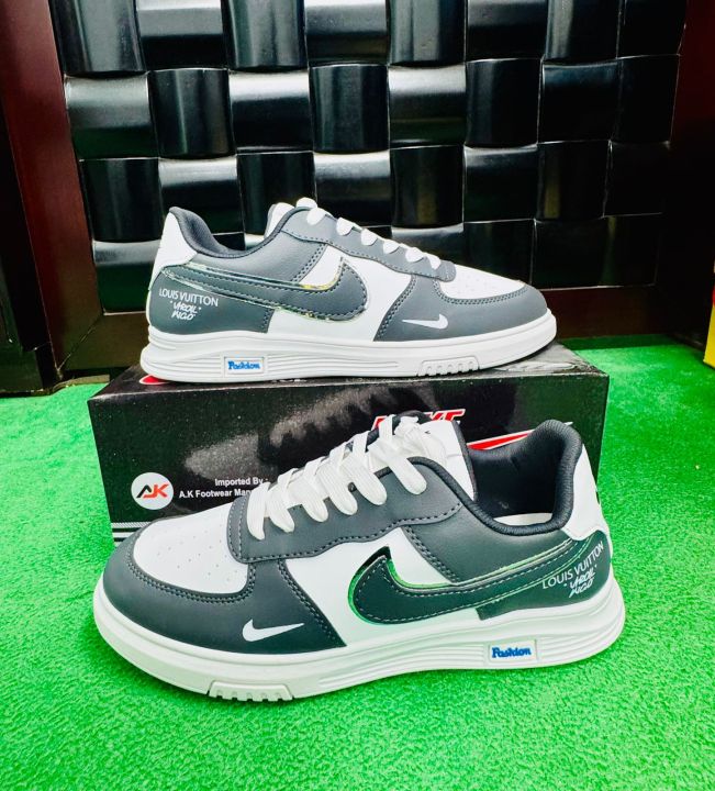 sneakers%20-%20Image%205