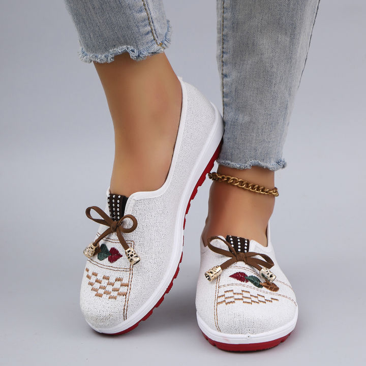 Spring%20New%20Women's%20Casual%20Sports%20Shoes%20Comfortable,%20Breathable,%20Lightweight,%20Wear%20Resistant%20Lazy%20Shoes,%20Soft%20Soled%20Flat%20Shoes%20-%20Image%203