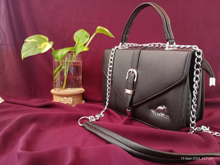 Premium%20Leather%20Side%20Bag%20-%209x6x4%20inch%20-%20Imported%20Quality%20-%20Image%207