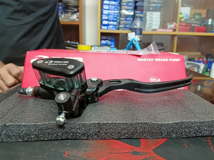 RCB%20E2%20Master%20Brake%20Pump%20(Black)%20-%20Image%203