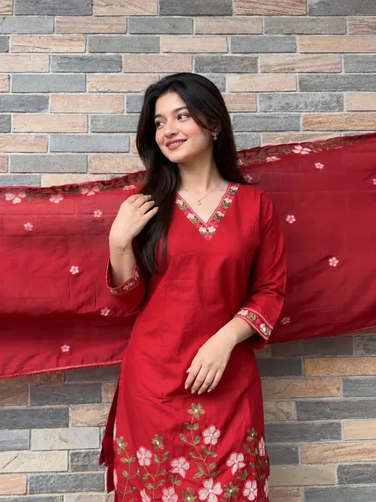 Designer%20Cotton%20Kurti%20with%20Floral%20Work%20-%20Image%203