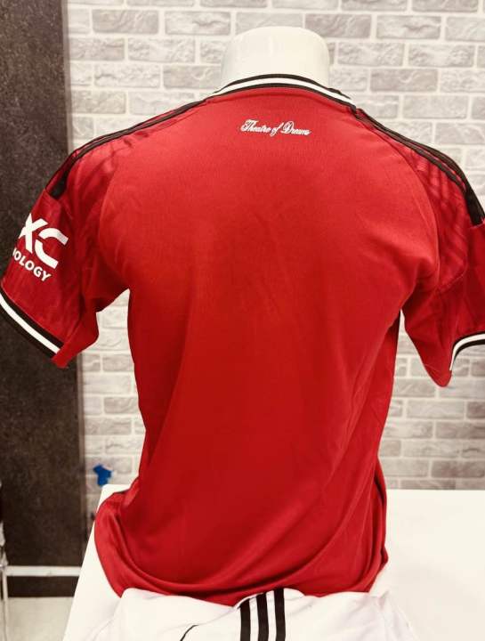 Manchester%20United%20Home%20Jersey%20kit%202025/26%20-%20Image%204