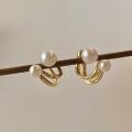 Fashion Classic Pearl Earrings for Women Senior Temperament Girls Retro Style Ear Rings Girlfriend  Banquet Souvenirs. 