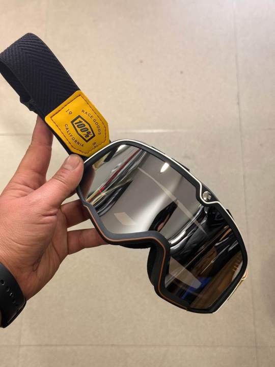 100%25%20Classic%20Retro%20Goggles%20-%20Image%204