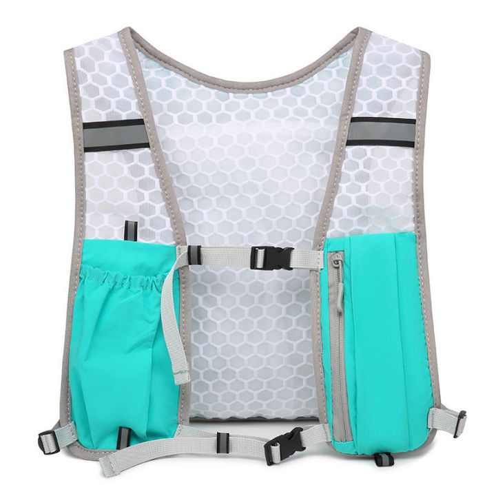 Running%20Vest%20for%20Women%20Men,%20Adjustable%20Chest%20Strap%20Running%20Hydration%20Vest%20Lightweight%20Reflective%20Hydration%20Backpack%20for%20Marathon%20-%20Image%207