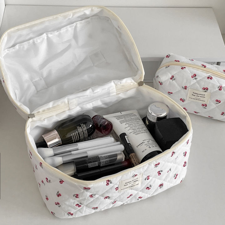 Cherry%20Makeup%20Bag%20Women's%20Cosmetic%20Bags%20Fashion%20Portable%20Cute%20Cosmetic%20Travel%20Storage%20Pouch%20Handbag%20Cotton%20Quilted%20Zipper%20Purse%20-%20Image%202