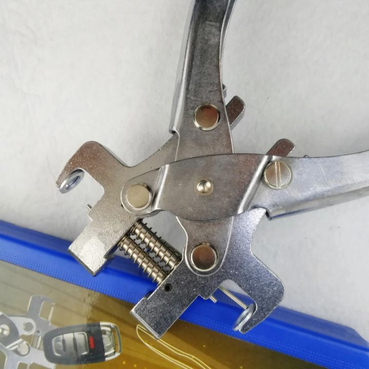 Car%20Key%20Disassembly%20Pliers%20%E2%80%93%20Remote%20Key%20Folding%20Tool%20for%20Installing%20Flip%20Key%20Blades%20&%20Removing%20Pins%20%E2%80%93%20Locksmith%20Repair%20Kit%20-%20Image%205