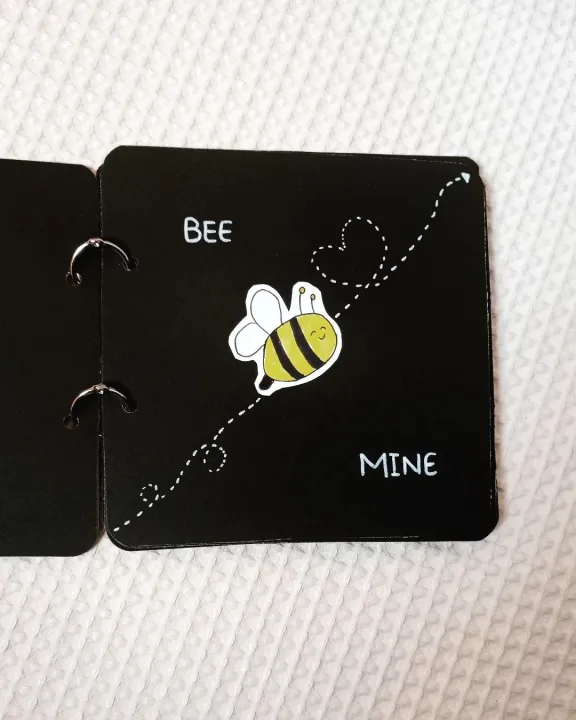 Handmade%20Scrapbook%20,%20Mini%20Scrapbook%20with%20Love%20notes%20,%20Scrapbook%20for%20beloved%20ones%20,%20Gift%20for%20all%20events%20(anniversary,%20best%20friend,%20love%20ones)%20-%20Image%203