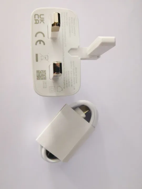 TCL%20Fast%20Charger%20with%20type%20c%20fast%20cable%20-%20Image%204