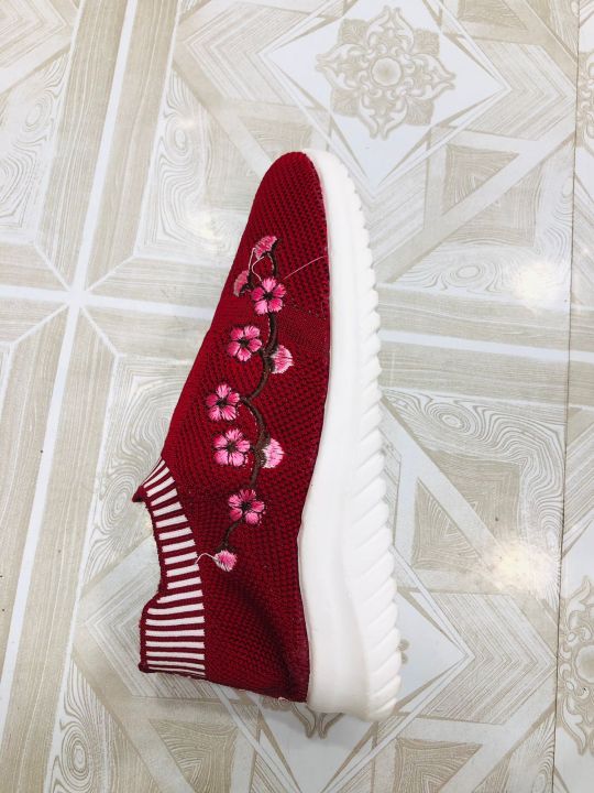 Womens%20Trendy%20Flower%20Soft%20Sole%20High%20Quality%20Sneackers%20%7C%20Flower%20Sneackers%20-%20Image%202