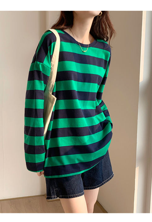 Tzy new long-sleeved T-shirt. cute striped design, comfortable to wear, soft texture, fashion clothes, black/green, black, round neck design.