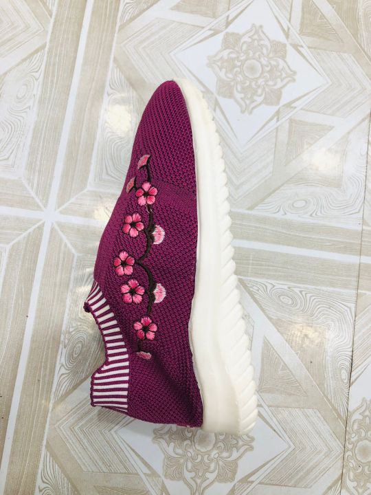 Womens%20Trendy%20Flower%20Soft%20Sole%20High%20Quality%20Sneackers%20%7C%20Flower%20Sneackers%20-%20Image%203