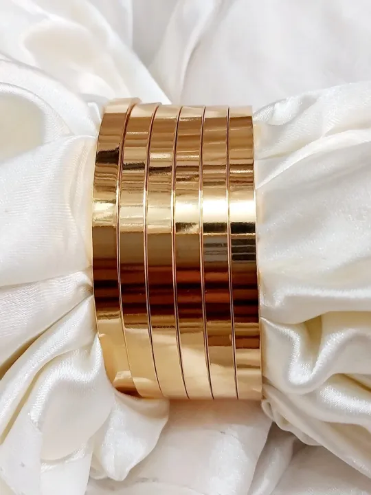 Golden%20Plain%20bangles%20-%20Image%204