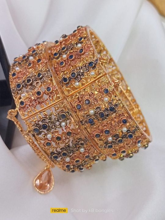 Bangles%20(%DA%A9%DA%91%DB%92)%20-%20Image%204