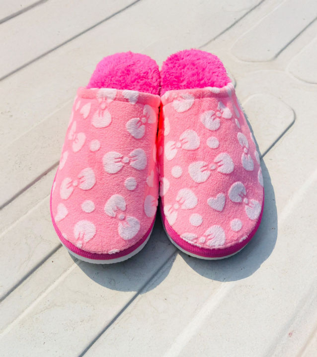 Premium%20Winter%20Slippers%20for%20Women%20Soft%20Cozy%20Footwear%20Stylish%20&%20Warm%20Design%20-%20Image%202