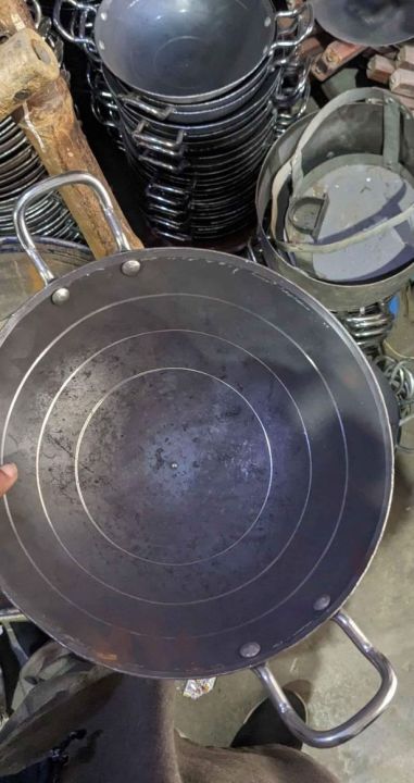 black%20iron%20karahi%20with%20steel%20handle%20best%20for%20making%20shanwari%20karahi%20mutton%20karahi%20chicken%20karahi%20heavy%20base%20-%20Image%203
