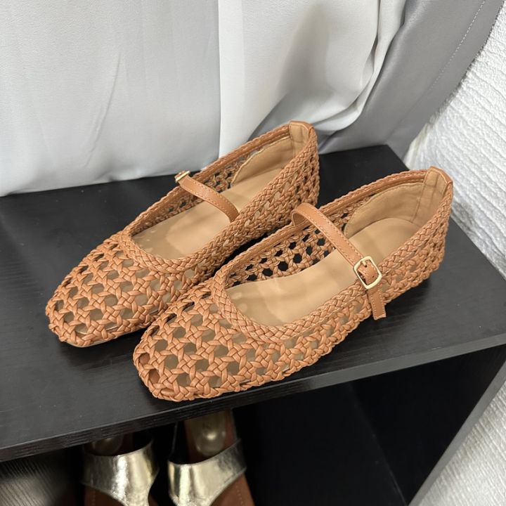 2025%20Versatile%20Brown%20Color%20Summer%20Sandals%20Women's%20Square%20Toe%20Shoes%20Covered%20Toe%20Shoes%20Fashion%20Hollow%20Flat%20Heels%20Women's%20Sandals%20-%20Image%206