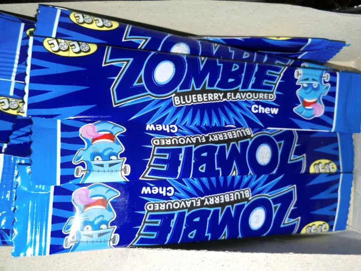 Zombie%20Blueberry%20Flavoured%20Chew%20(20%20Pcs)%20-%20Image%204