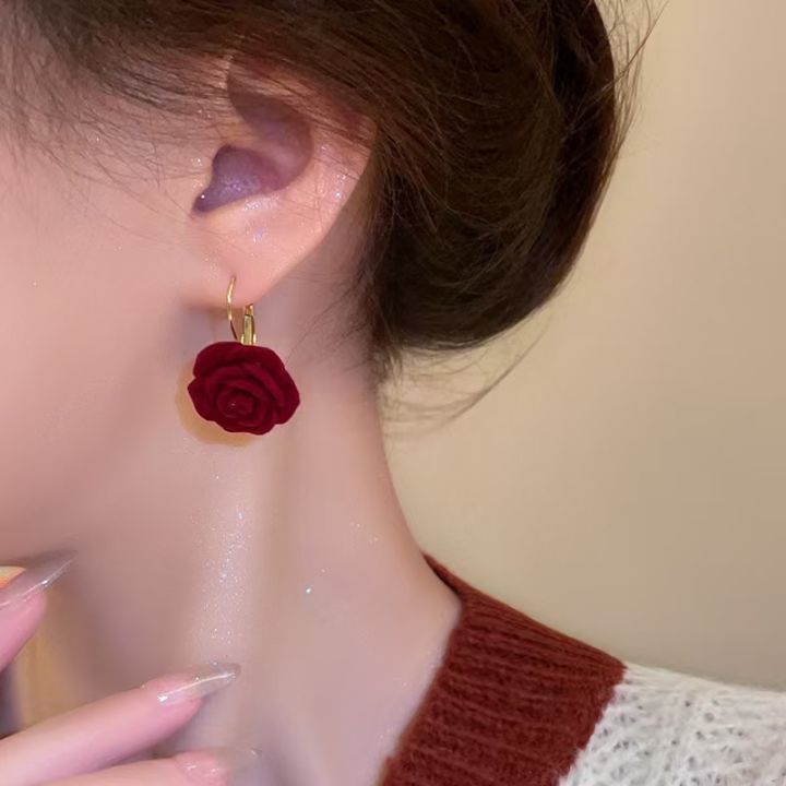 High%20end%20retro%20wine%20red%20rose%20earrings,%20elegant%20women's%20ear%20buckles,%20fashionable%20accessories%20-%20Image%204