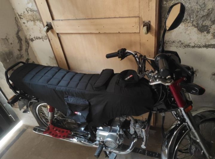 Water%20Proof%20Bike%20Seat%20Cover%20For%2070,%20125,%20100cc%20and%20Pridor,%20-%20Image%202