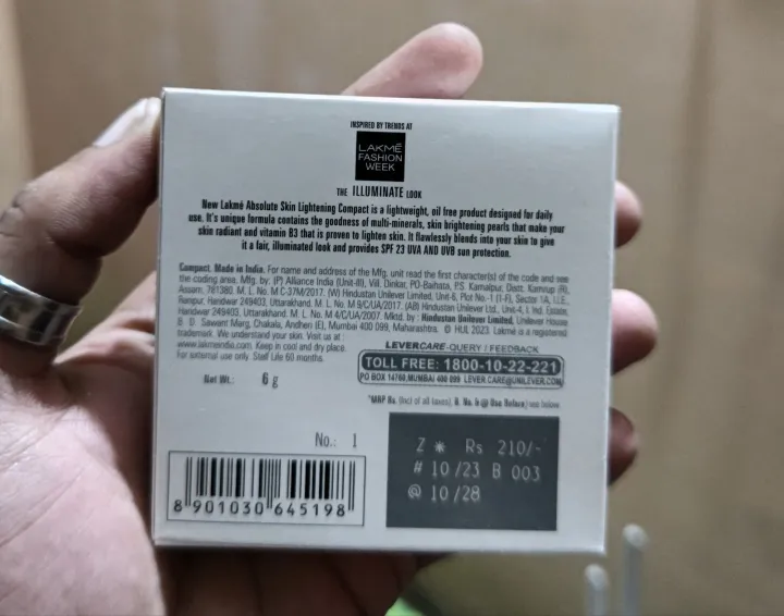 lakme%20absolute%20perfect%20radiance%20-%20Image%202