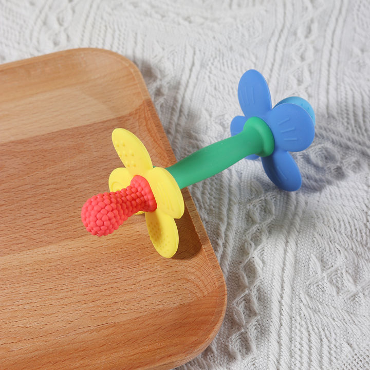 New%202%20in%201%20Baby%20Silicone%20Flower%20Teether%20-%20Safe%20&%20Soft%20Chewing%20Toy%20for%20Soothing%20Sore%20Gums,%20BPA-Free,%20Easy-to-Hold%20Teething%20Toy%20-%20Image%202