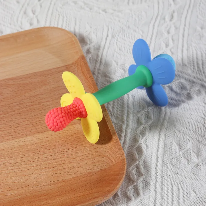 New%202%20in%201%20Baby%20Silicone%20Flower%20Teether%20-%20Safe%20&%20Soft%20Chewing%20Toy%20for%20Soothing%20Sore%20Gums,%20BPA-Free,%20Easy-to-Hold%20Teething%20Toy%20-%20Image%202