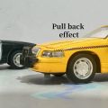 Victoria Crown police car and taxi simulation alloy models, collectible toy cars for teenagers, perfect as a New Year's gift.. 